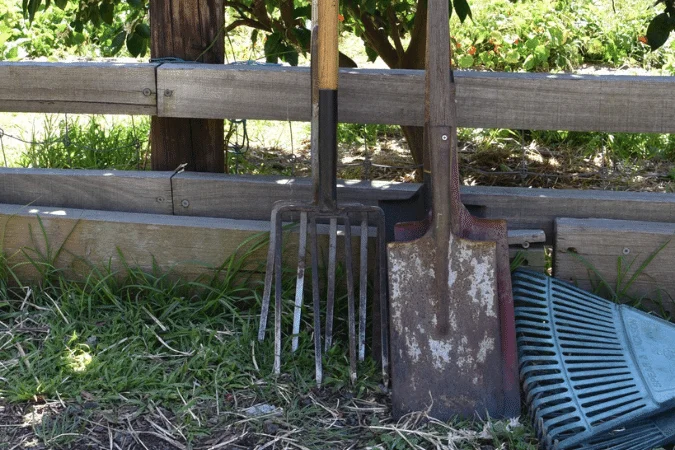 Spading fork